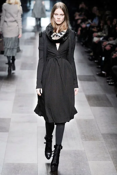 Look 11